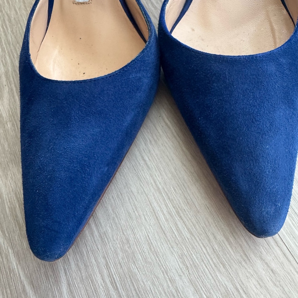 Carolyne Suede Mid-Heel Slingback Pump Manolo Blahnik Blue Slingback Heels - Picture 2 of 5